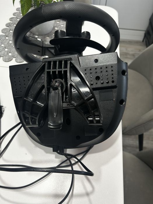 Геймърски Волан Thrustmaster TMX