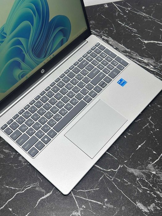 HP noutbuk sotiladi holati yangi