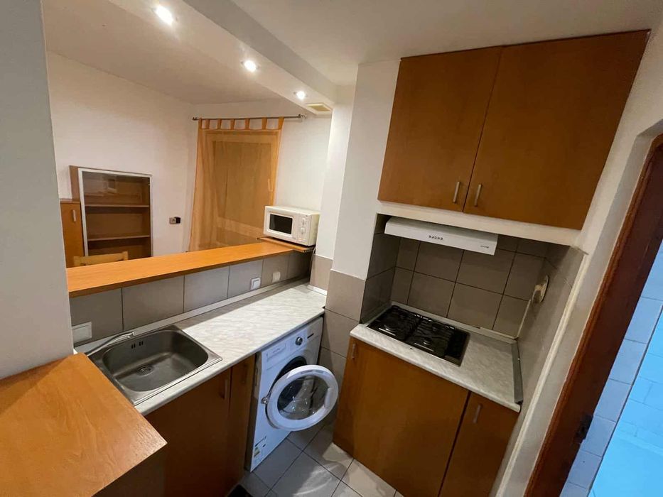 Inchiriez apartament central