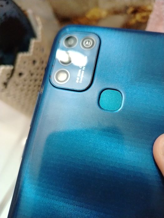 Телефон Hot 10 Play