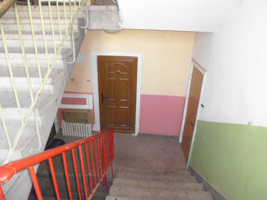 Двустаен апартамент, непреходен за продажба в ж.к.Надежда2, гр. София