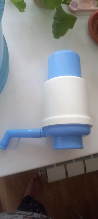 Бутыль для воды и диспенсер бу.продам.