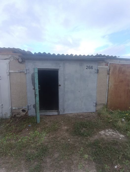 Продам гараж Кск взади 3 поликлиникии