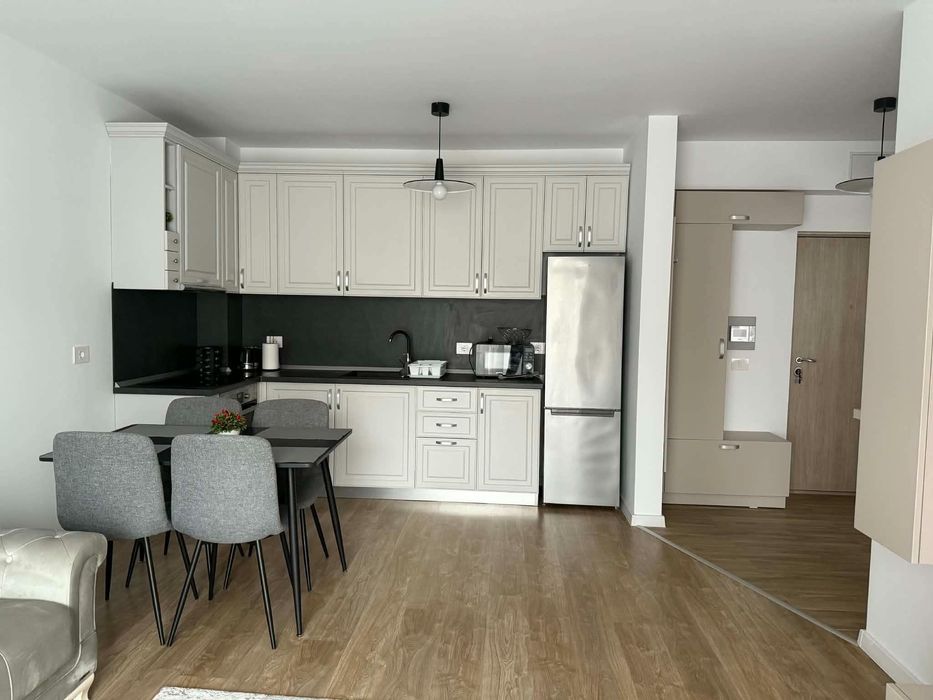 Apartament de inchiriat cu 2 camere Prima Universitatii - parcare proprie