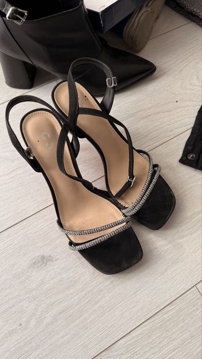 женские сапоги и каблуки