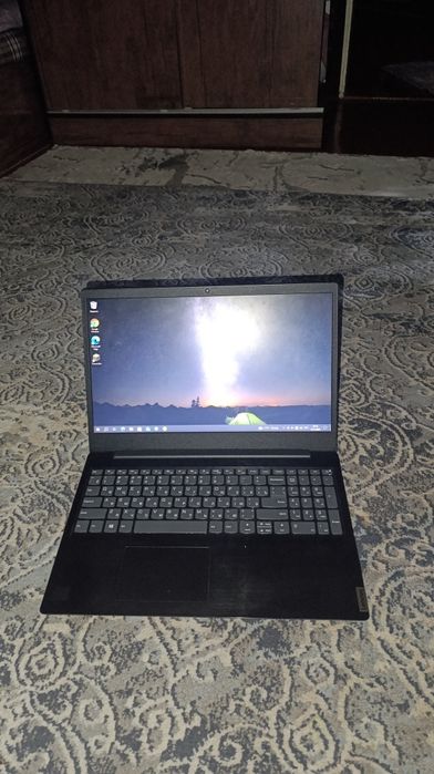 Noutbuk sotiladi (bonusga Redmi 7A telefoni!)