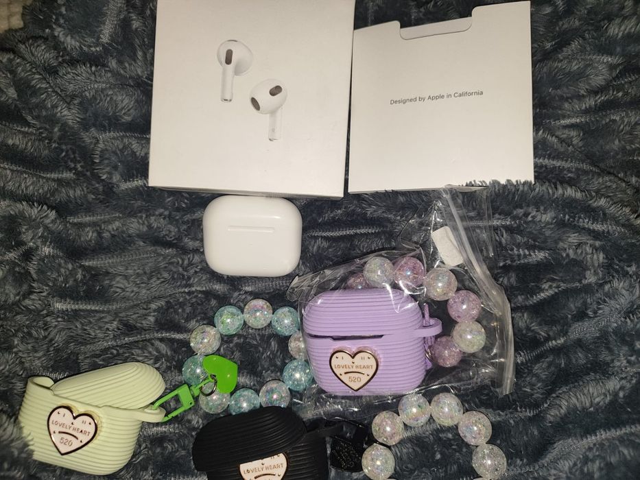 Продам airpods 3