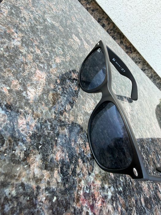 Vând ochelari ray ban