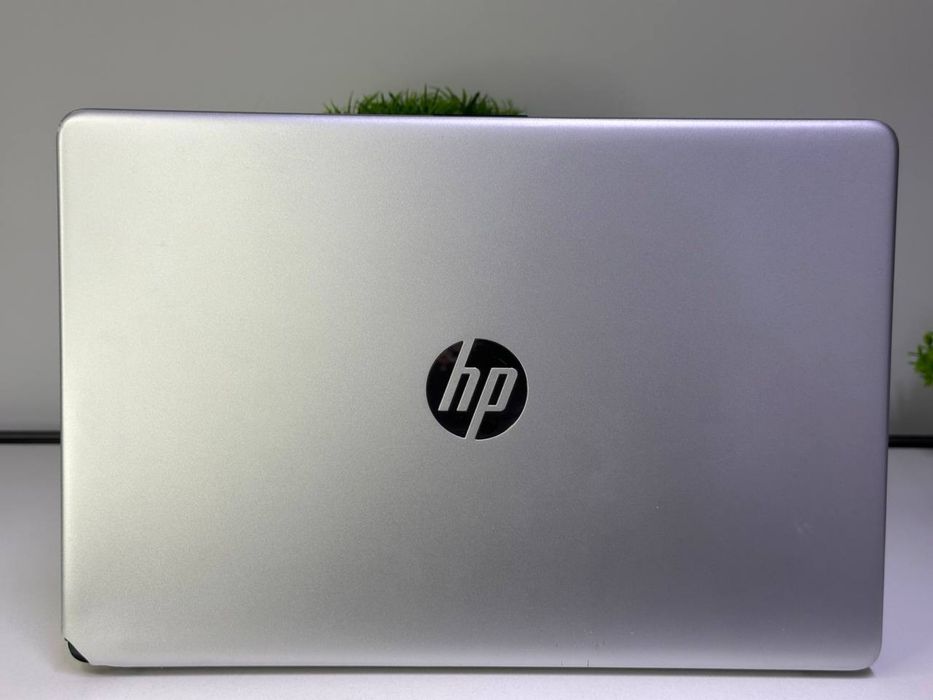 HP laptop Ryzen 5-5 |