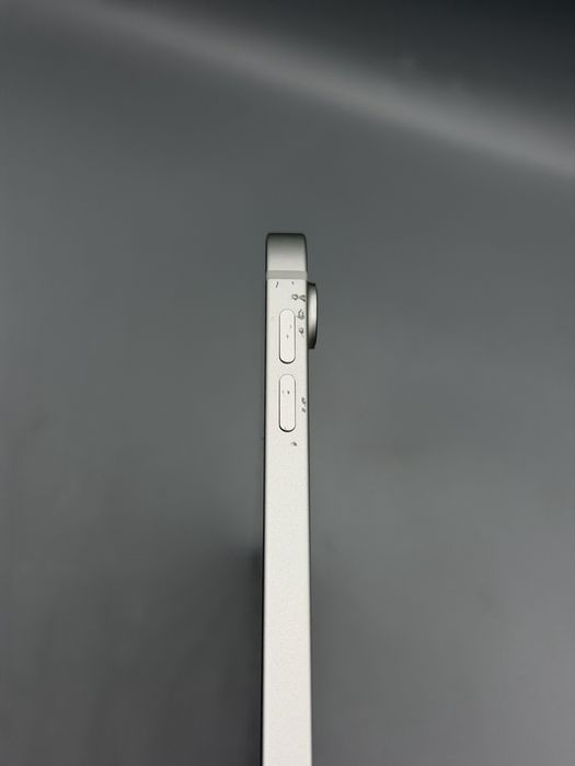 iPad 10 / 64 GB / Cellular + Wifi / Silver / MDM / Stare foarte buna