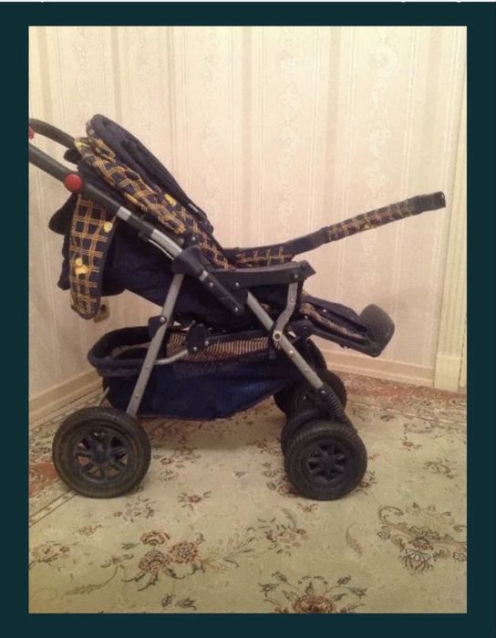 Продам коляску ( чехля полностью сьемные, можно стирать)