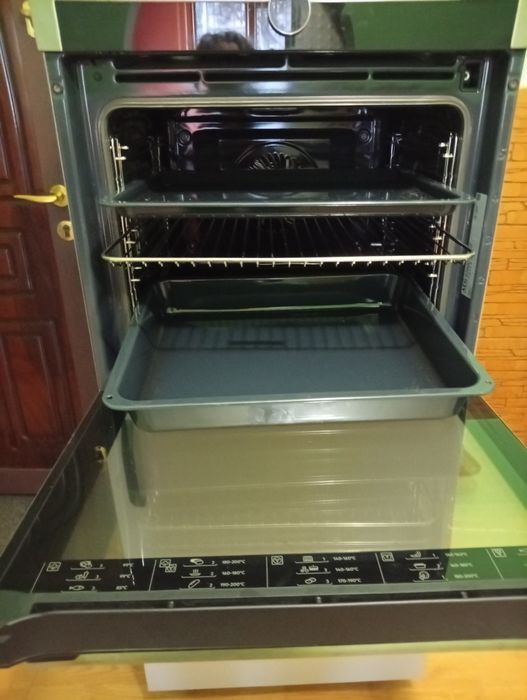 Cuptor BSE882320M electric nou