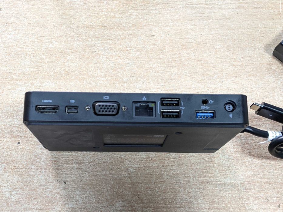 Универсална докинг станция Dell WD15 K17A USB-C + Гаранция