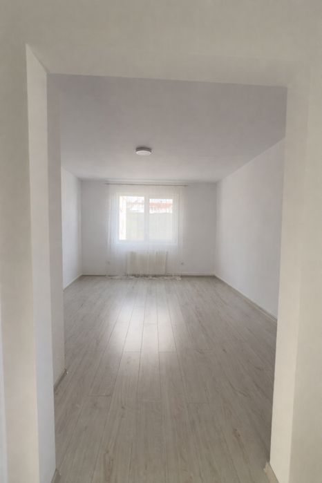 Garsonieră pe colț, renovată – 21 mp, Mulatau, etaj 1, zona de case.