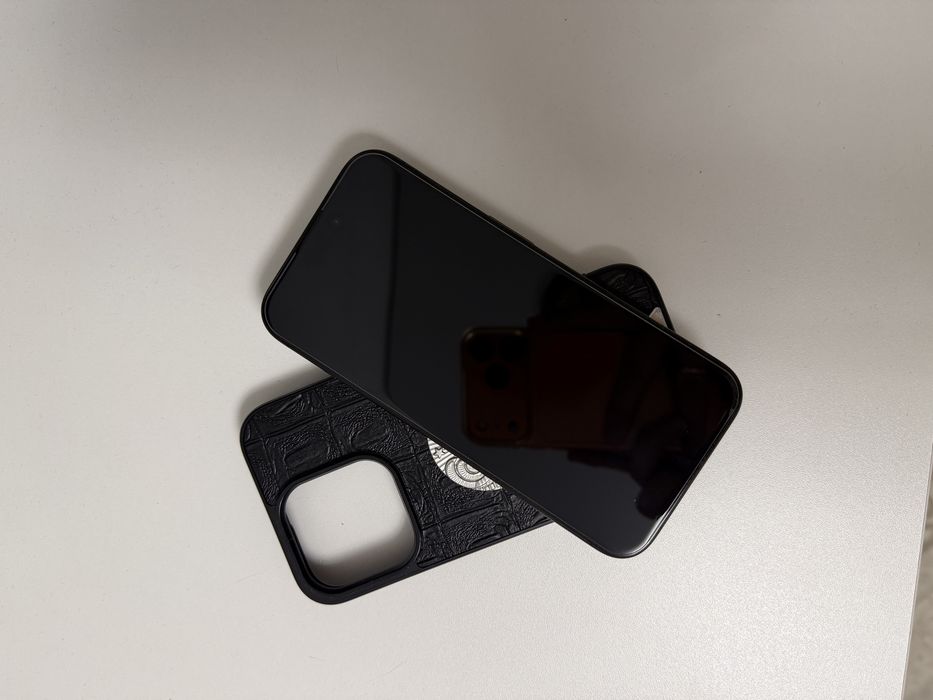 Продам iPhone 15 Pro 128 ГБ Black Titanium