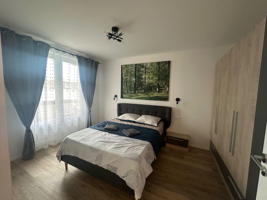 Închiriez apartament  2 camere