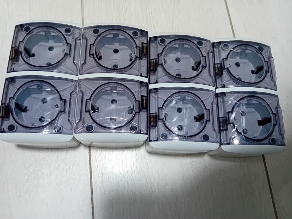 Priza dubla cu capac