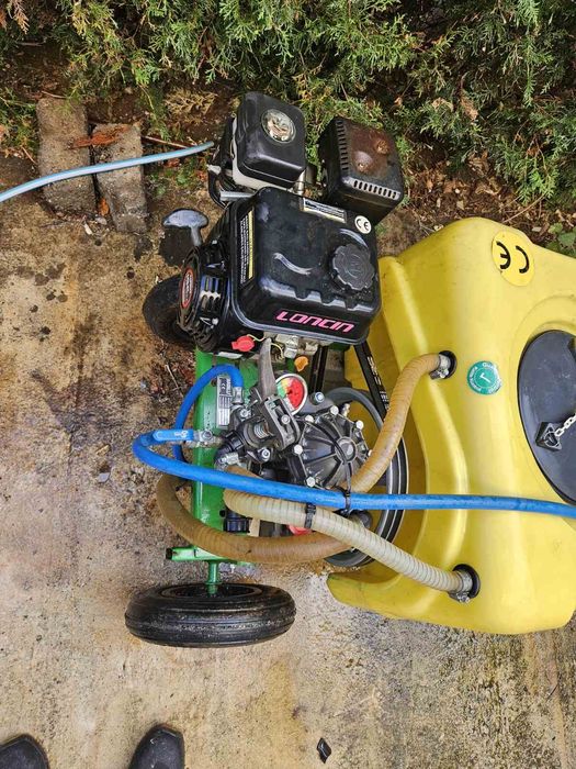 Стационарна пръскачка с бензинов двигател 200л.