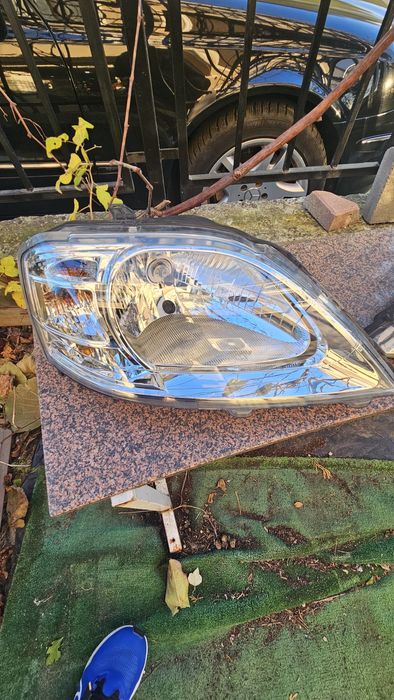 Фарове за Дачия Логан