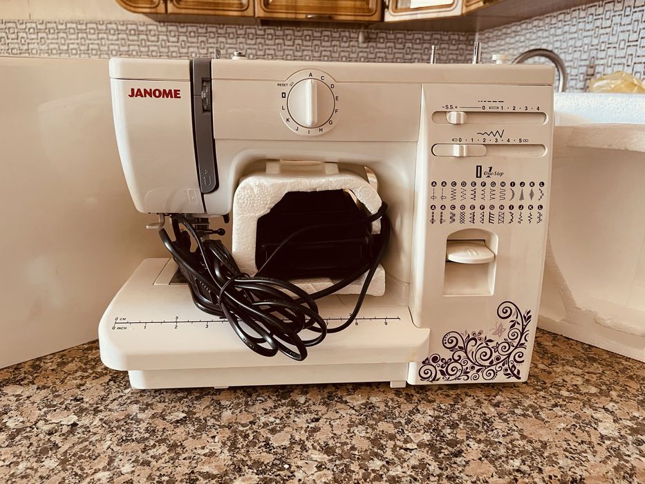 Швейная машинка Janome япония