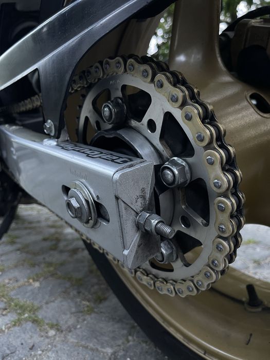 Honda PC36 Hornet 2006 întreținută exemplar