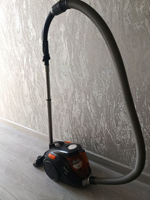 Продаётся пылесос бренд марка Tefal