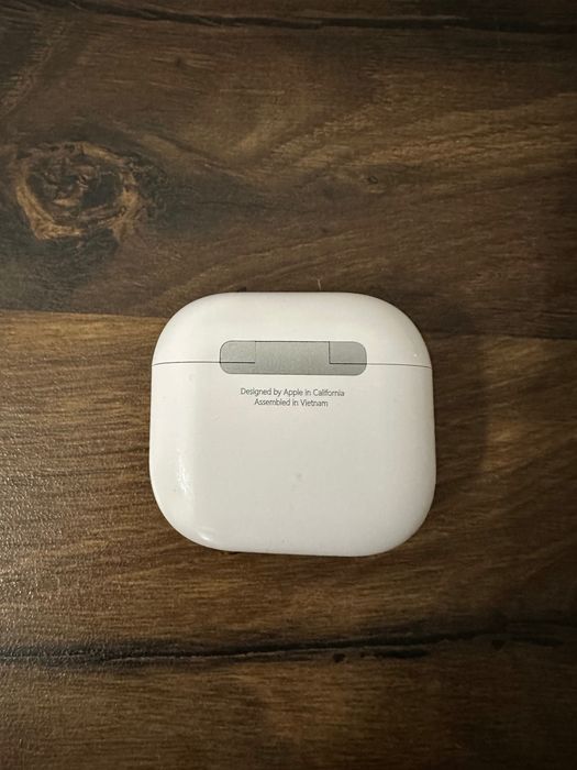 Vând AirPods 4 ANC!