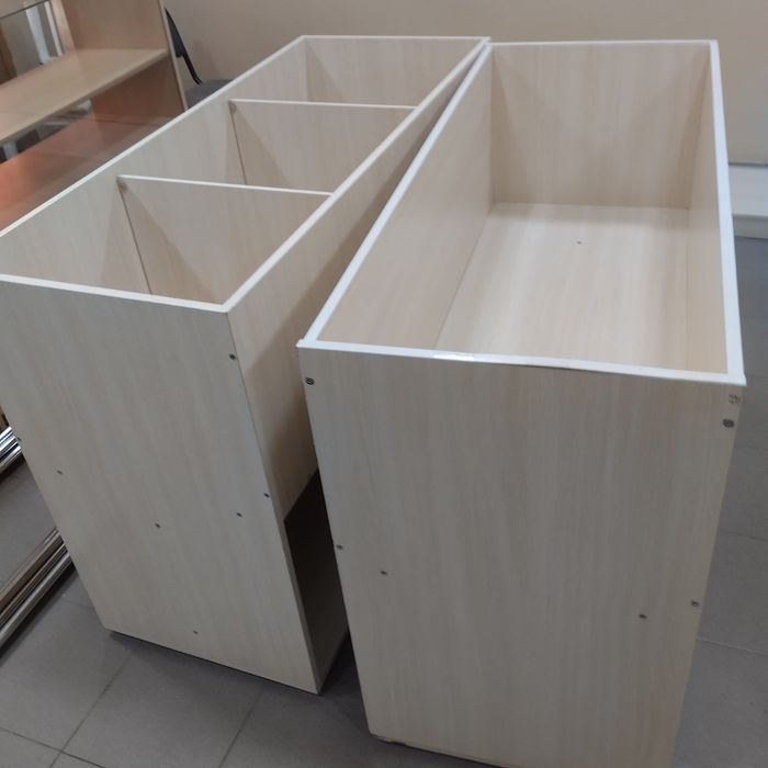 Витрина, кораба,под одежду в хорошем состоянии