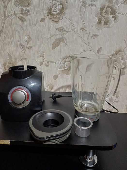 Блендер Philips.