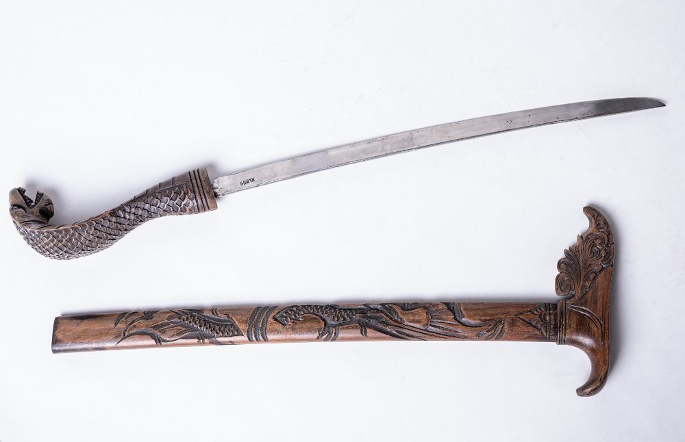 Антична индонезийска церемониална сабя