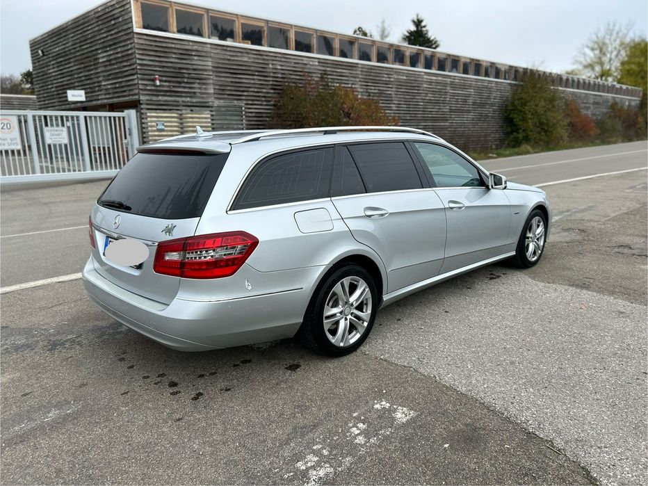 MERCEDES-BENZ E-Class 2011 — imagine 4