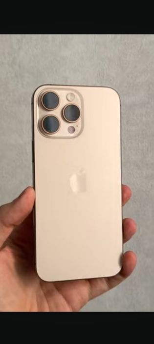 iPhone 16 pro  цвет gold