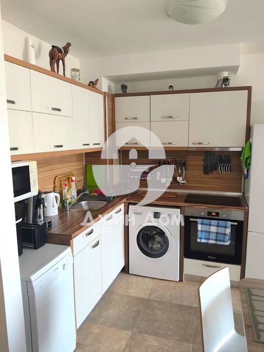 Продава се Двустаен апартамент в к.к. Слънчев бряг - 66 кв.м за 985 €/кв.м - Снимка #2