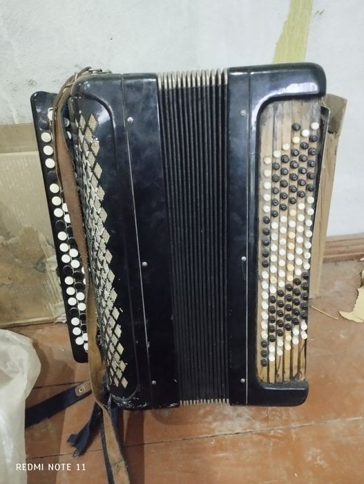 Продаётся боян в хорошем состоянии