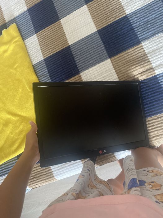 Монитор LG 19EN33