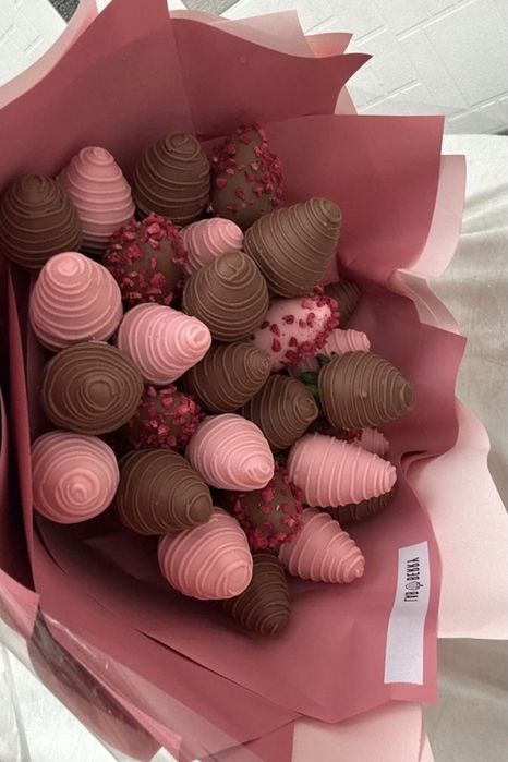 Клубника в шоколаде Астана