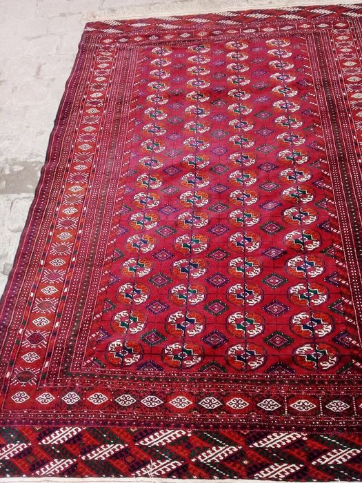 Продаётся старинный ковёр ручной работы