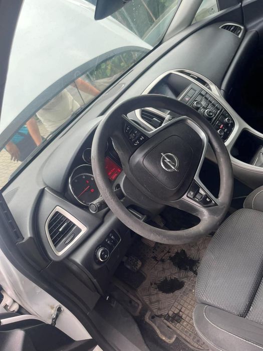 OPEL Astra 2012 — imagine 2