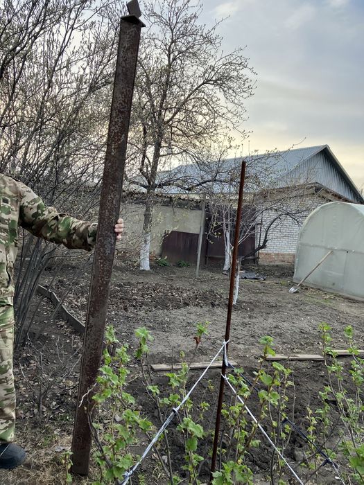 Столб металлический, трехугольный