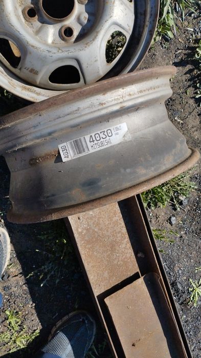 Продам два диска на митсубиси. Цена 120001