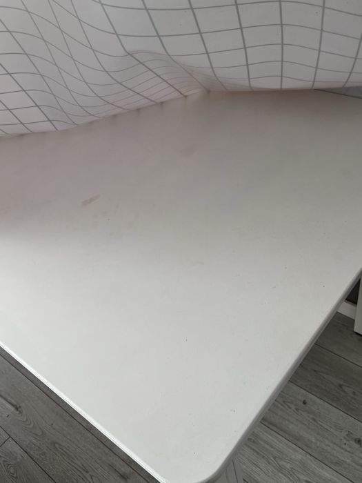 Стол кухонный белый