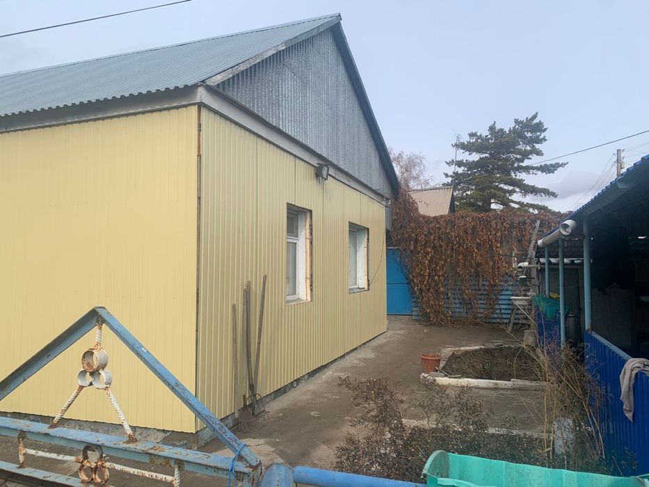 Продается хороший дом на правом берегу.