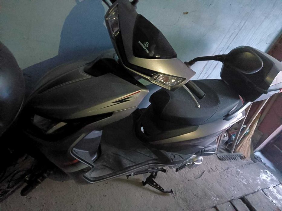 Продам мотоцикл скутер
