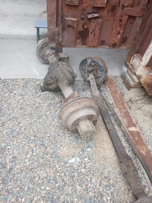 Продам задний мост на Мазду Титан