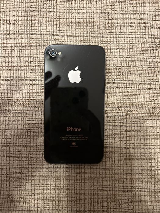 Iphone 4s в хорошем состоянии (срочно)