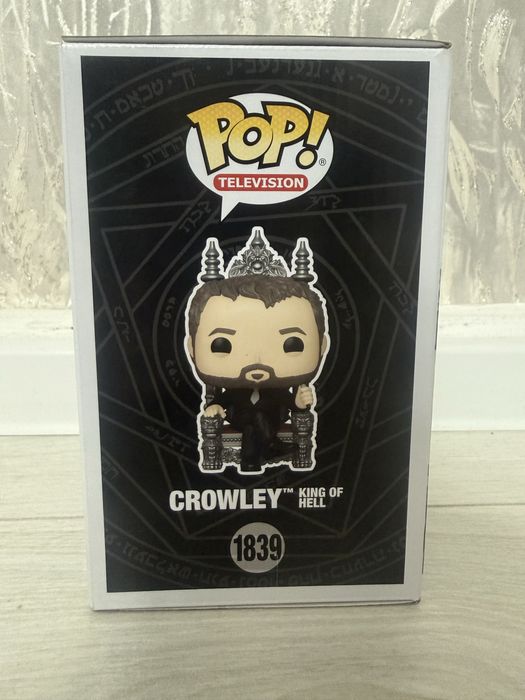 Фигрка Crowley.