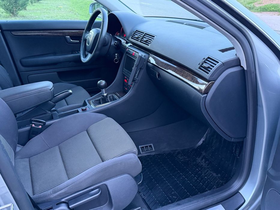 Audi A4 2.0 tdi 140cai 6trepte navigație faruri auto
