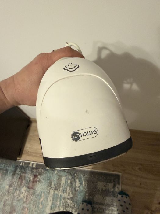 Aparat de calcat cu aburi switch on