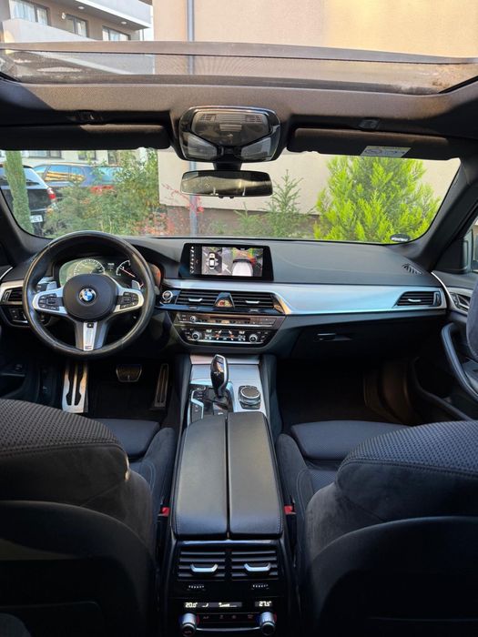 BMW Seria 5•M Pachet•2.0 190 CP•Panoramic•Camere 360•Full Led•HUD