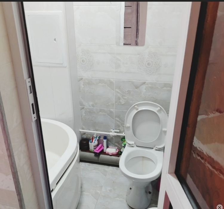 Продаётся 1 комнатная квартира на третьем этаже ориентир хакимият